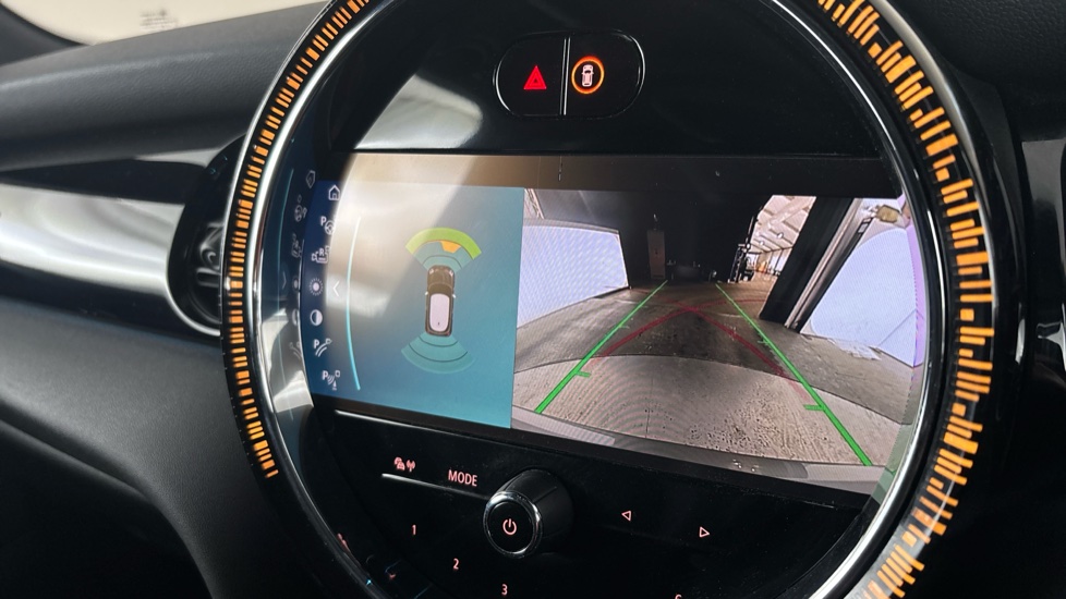 MINI HATCHBACK Reverse camera