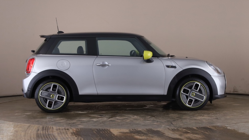 MINI HATCHBACK Image 6