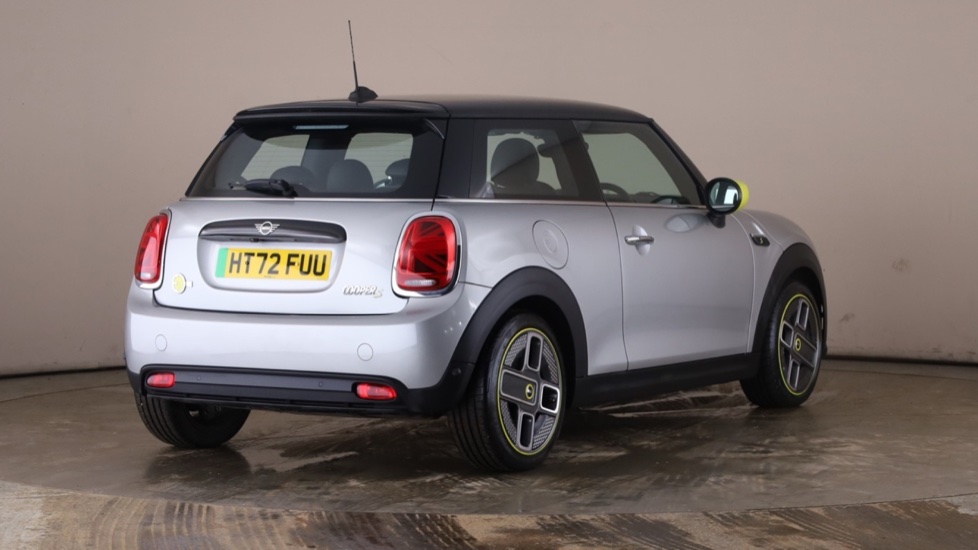 MINI HATCHBACK Image 5