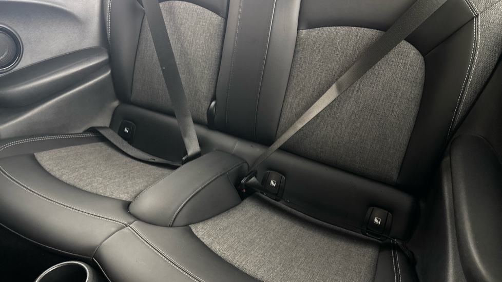 MINI HATCHBACK Image 14