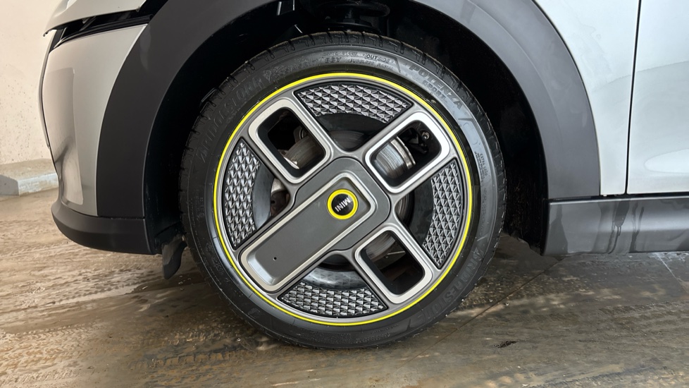 MINI HATCHBACK Image 17