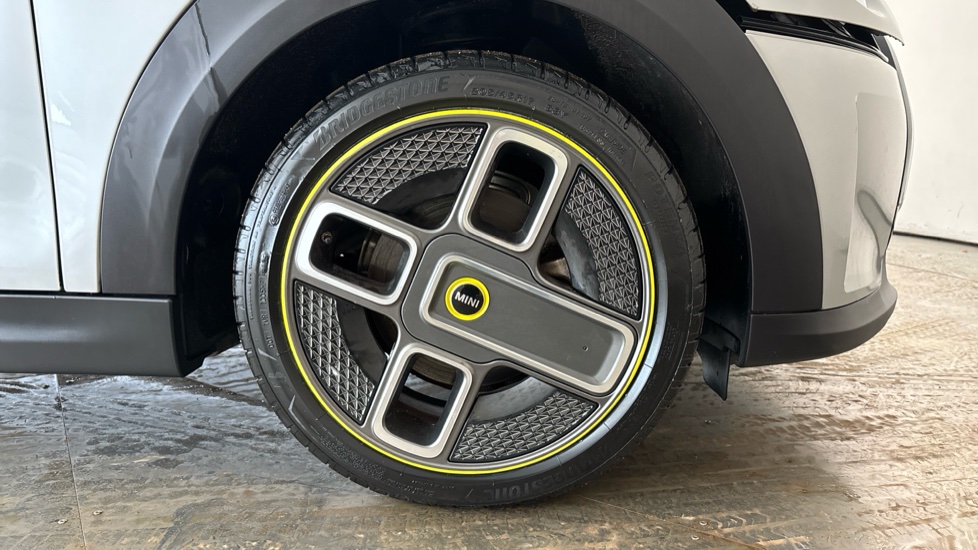 MINI HATCHBACK Image 20