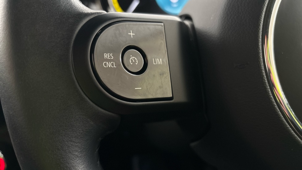 MINI HATCHBACK cruise control