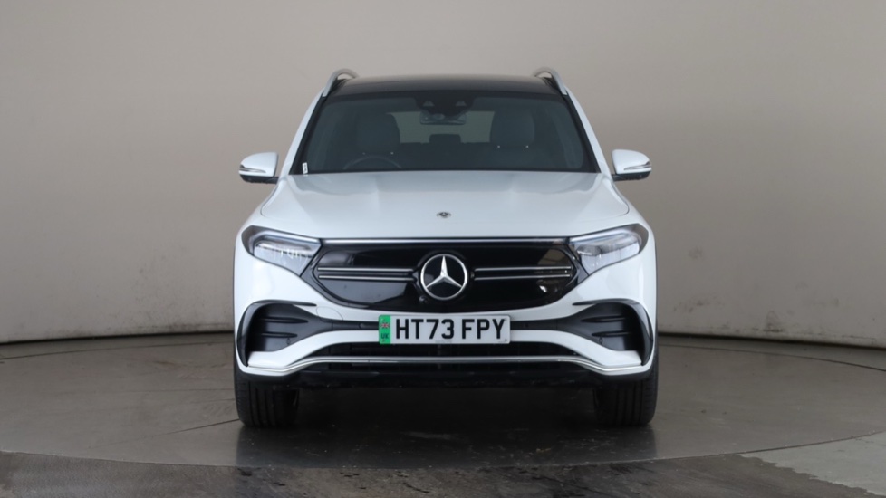 MERCEDES EQB Image 8