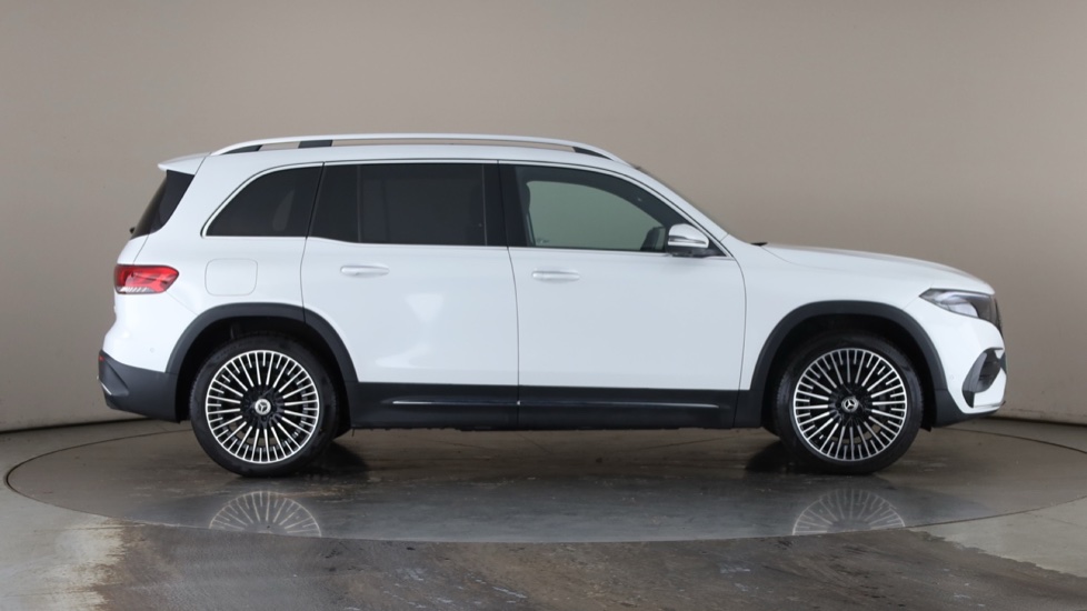 MERCEDES EQB Image 6