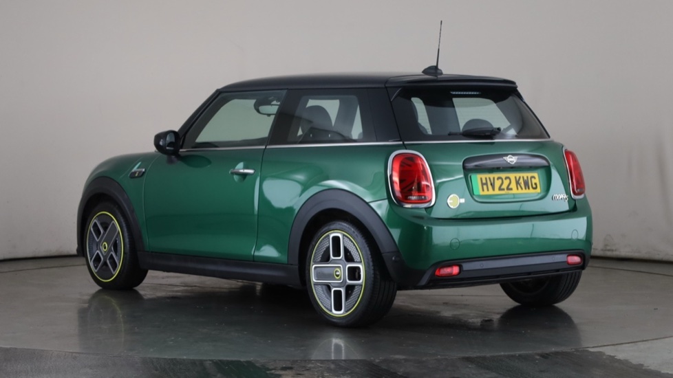 MINI HATCHBACK Image 3