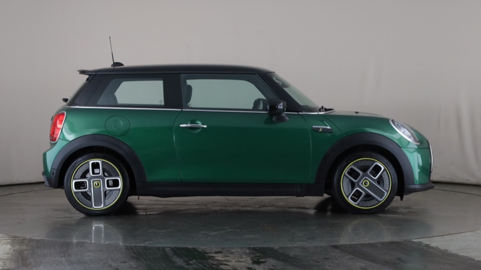 MINI HATCHBACK Image 6