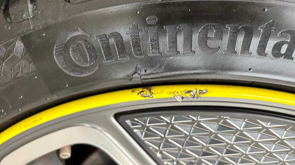 MINI HATCHBACK scuff