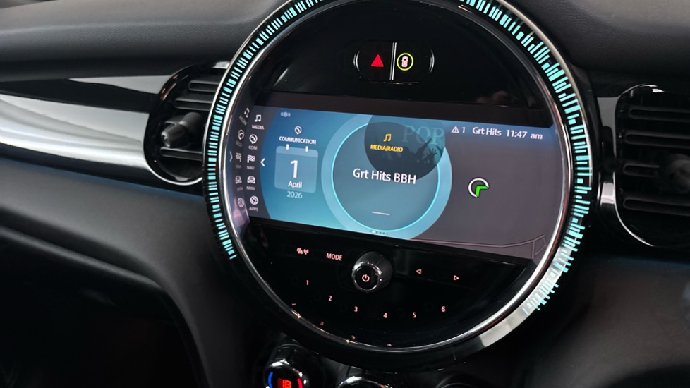 MINI HATCHBACK Image 12