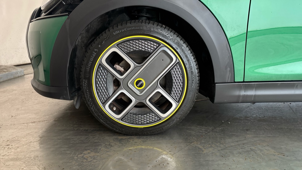 MINI HATCHBACK Image 17