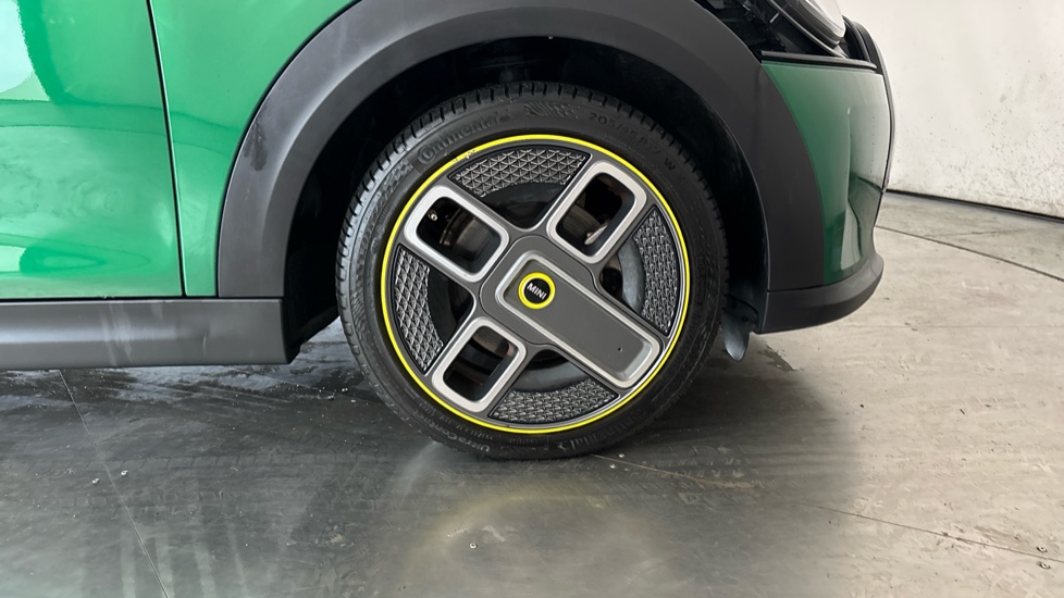 MINI HATCHBACK Image 20