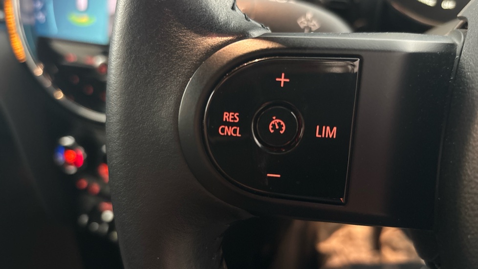 MINI HATCHBACK cruise control