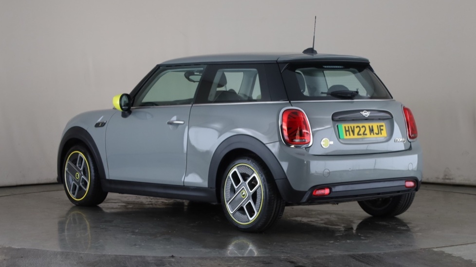 MINI HATCHBACK Image 3