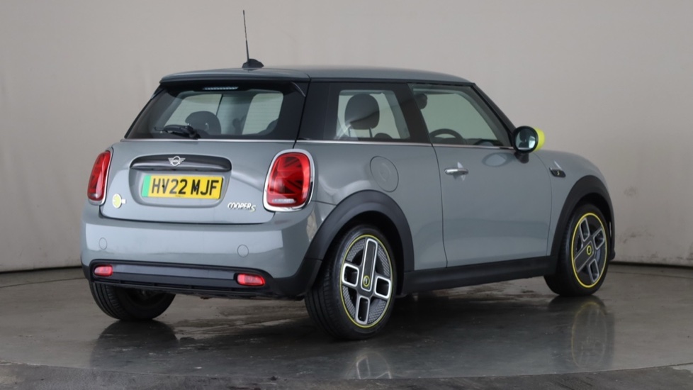 MINI HATCHBACK Image 5