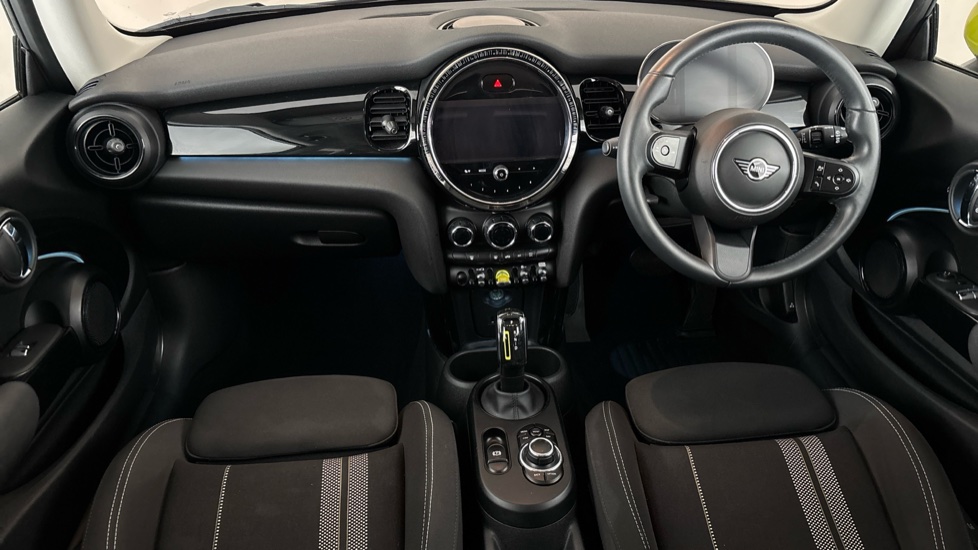 MINI HATCHBACK Image 11