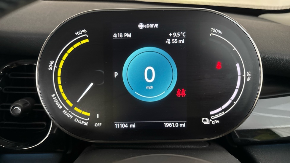 MINI HATCHBACK Image 13