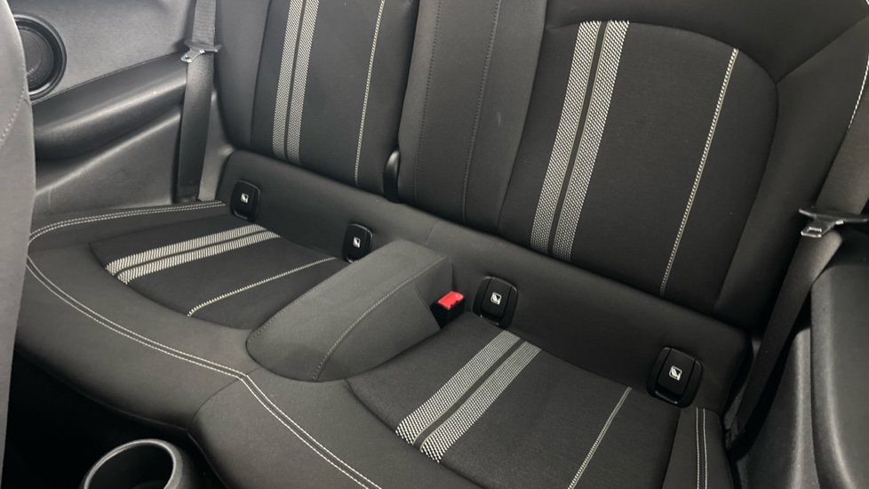 MINI HATCHBACK Image 14