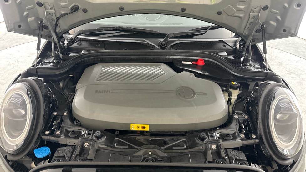 MINI HATCHBACK Image 16