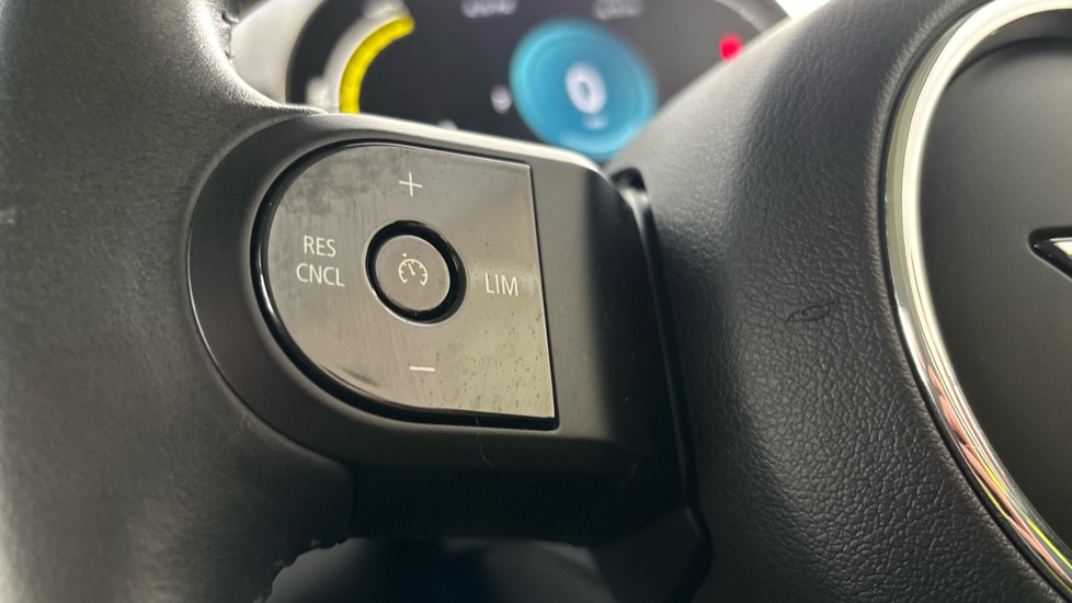 MINI HATCHBACK cruise control