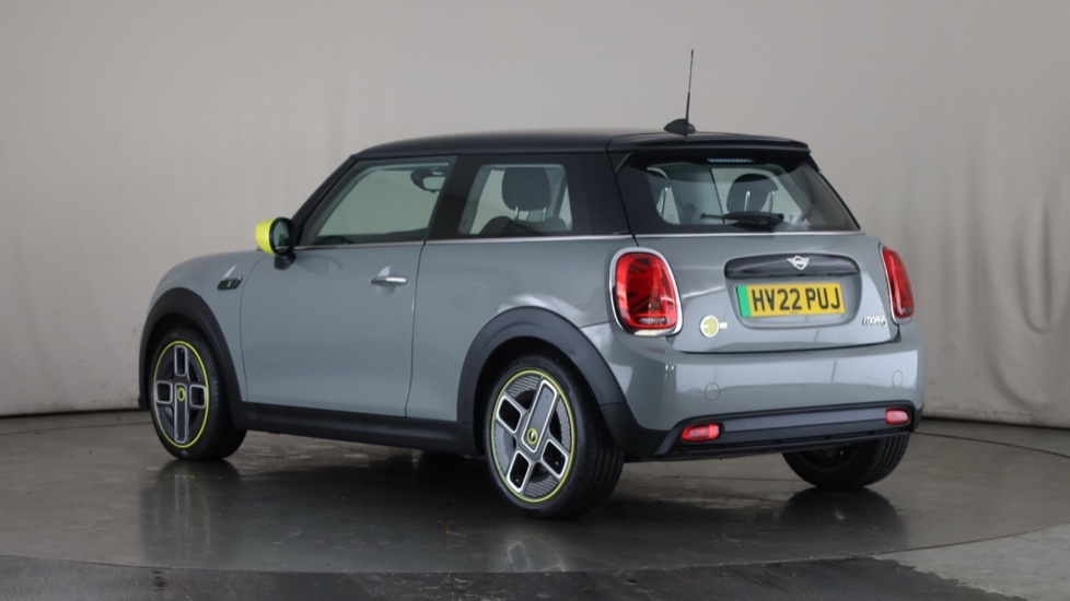 MINI HATCHBACK Image 3