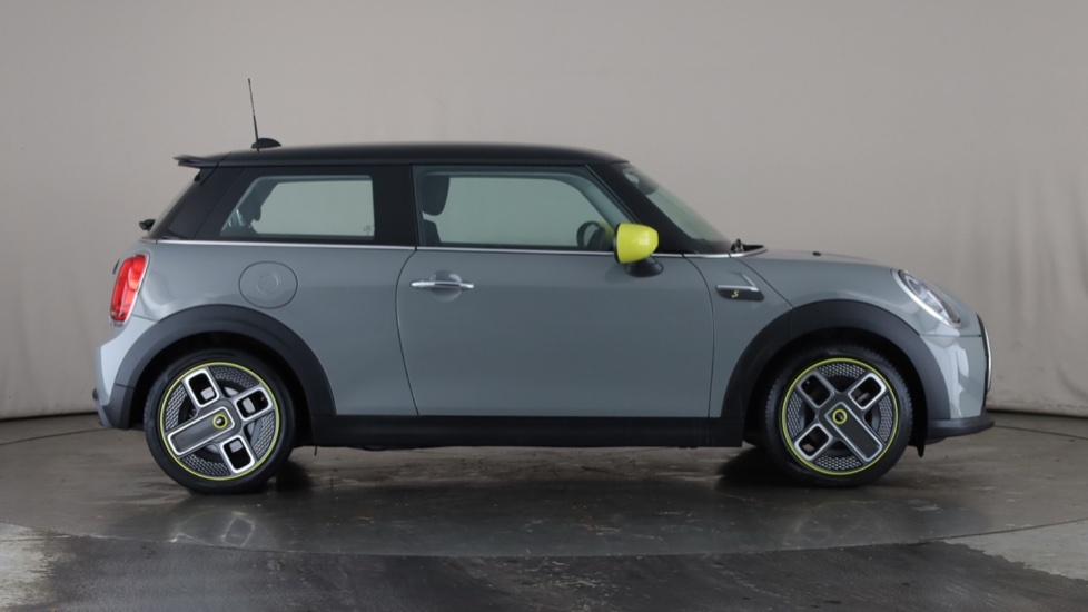 MINI HATCHBACK Image 6