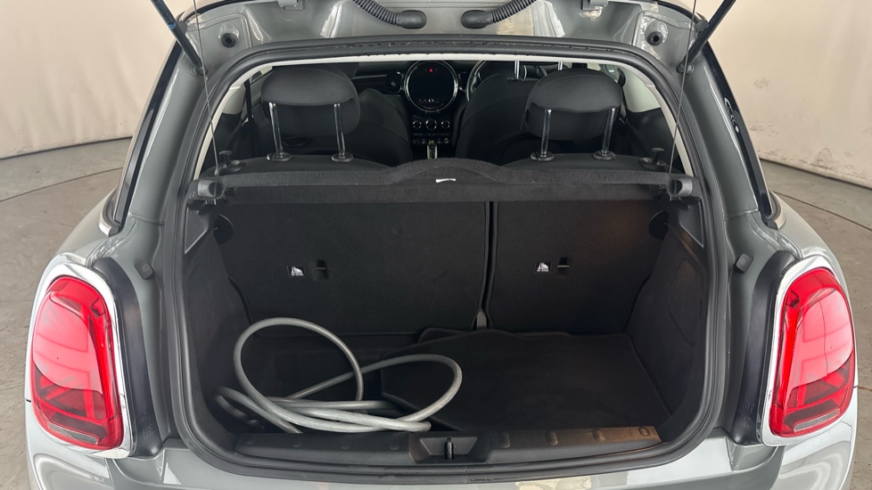 MINI HATCHBACK Image 15