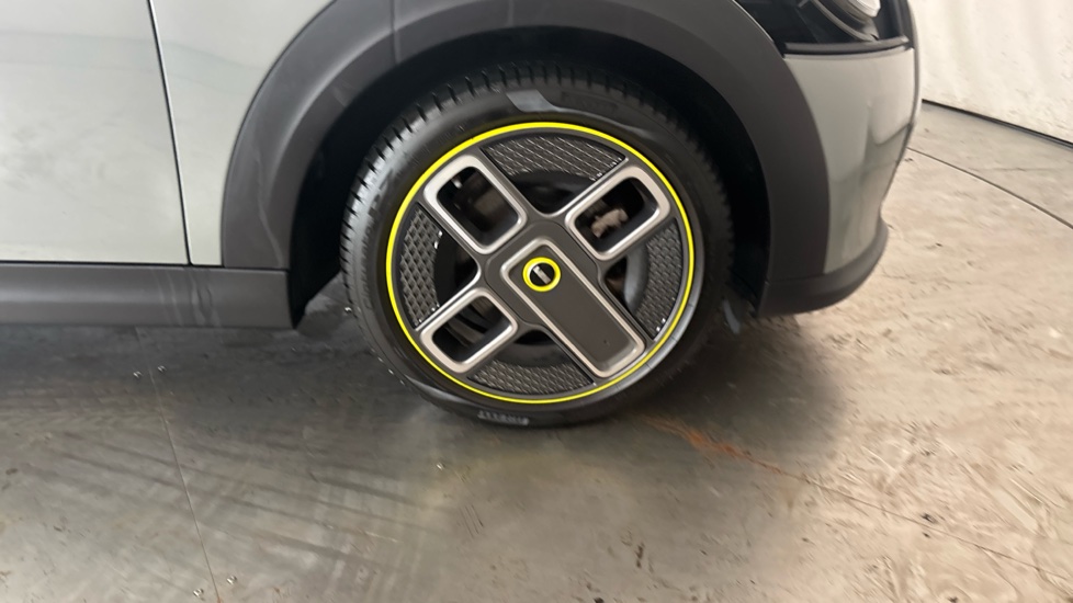 MINI HATCHBACK Image 20