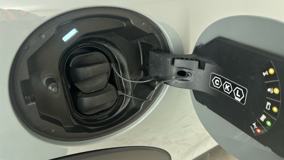MINI HATCHBACK Image 21