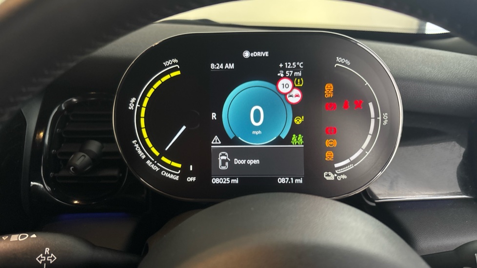 MINI HATCHBACK Image 13