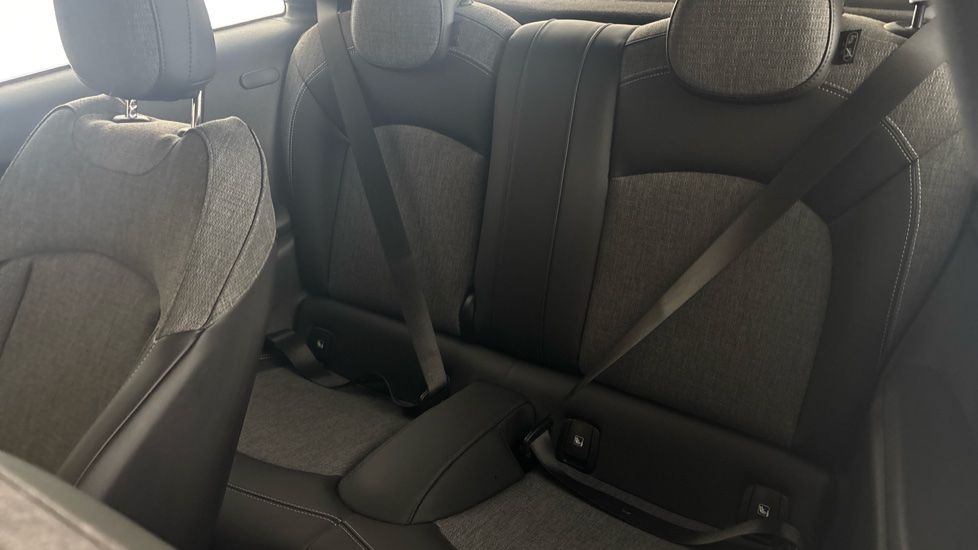 MINI HATCHBACK Image 14