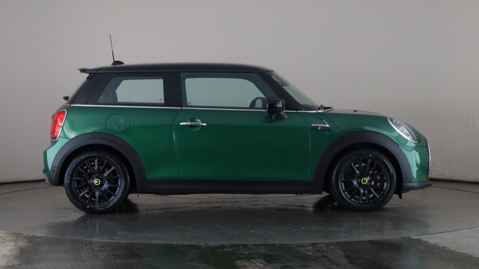 MINI HATCHBACK Image 6