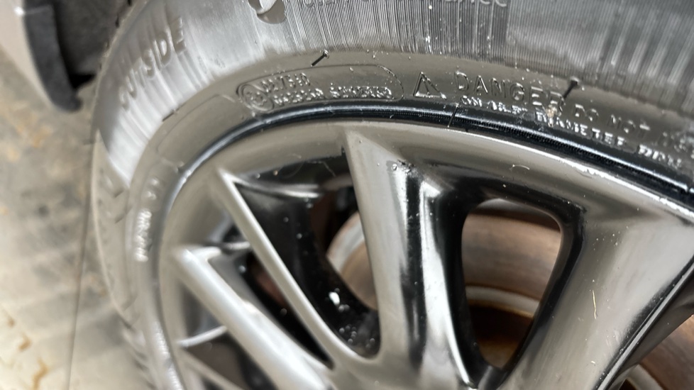 MINI HATCHBACK scuff