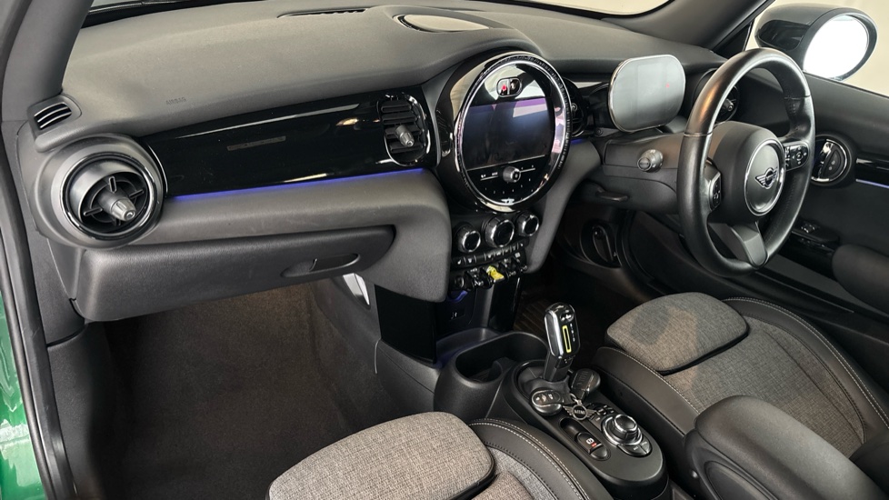 MINI HATCHBACK Image 10