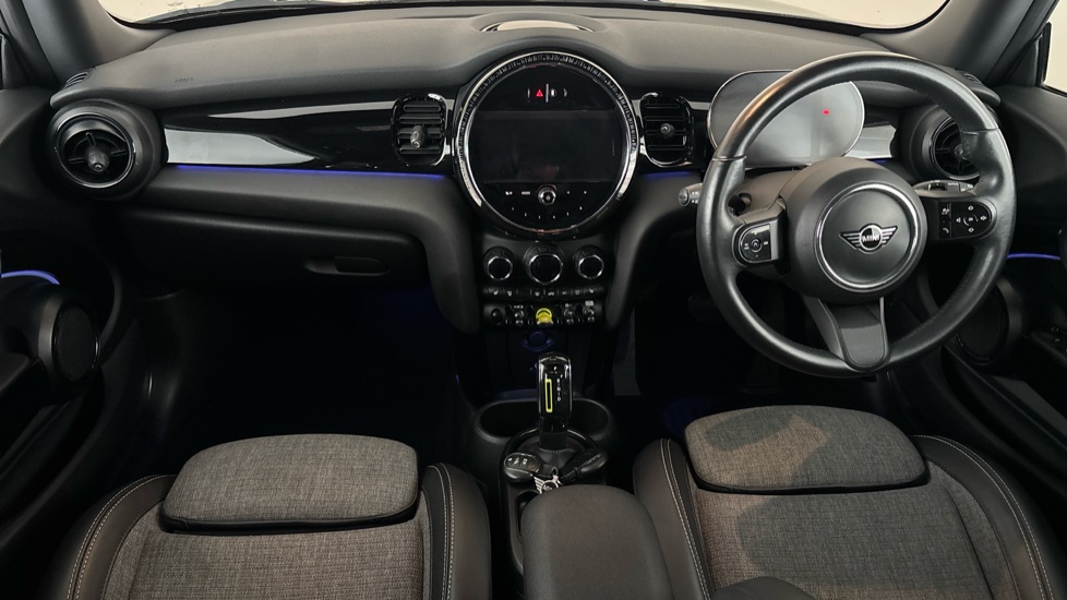 MINI HATCHBACK Image 11