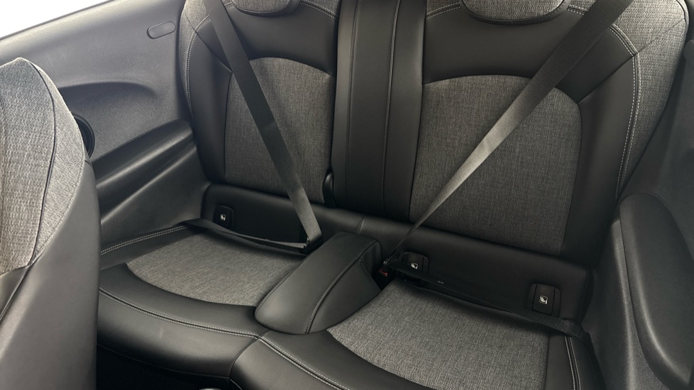 MINI HATCHBACK Image 14