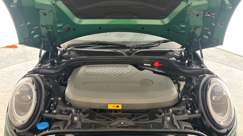 MINI HATCHBACK Image 16