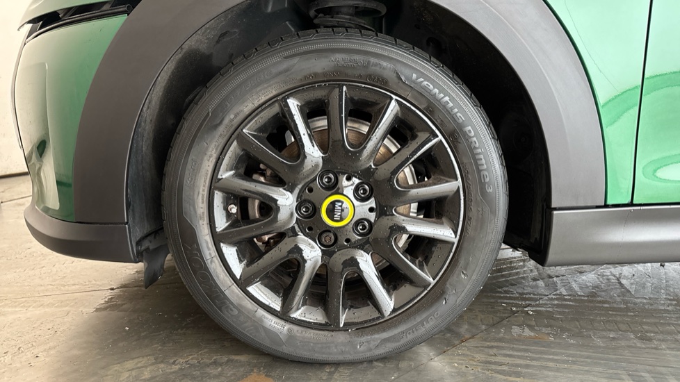 MINI HATCHBACK Image 17