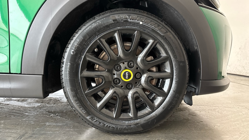 MINI HATCHBACK Image 20