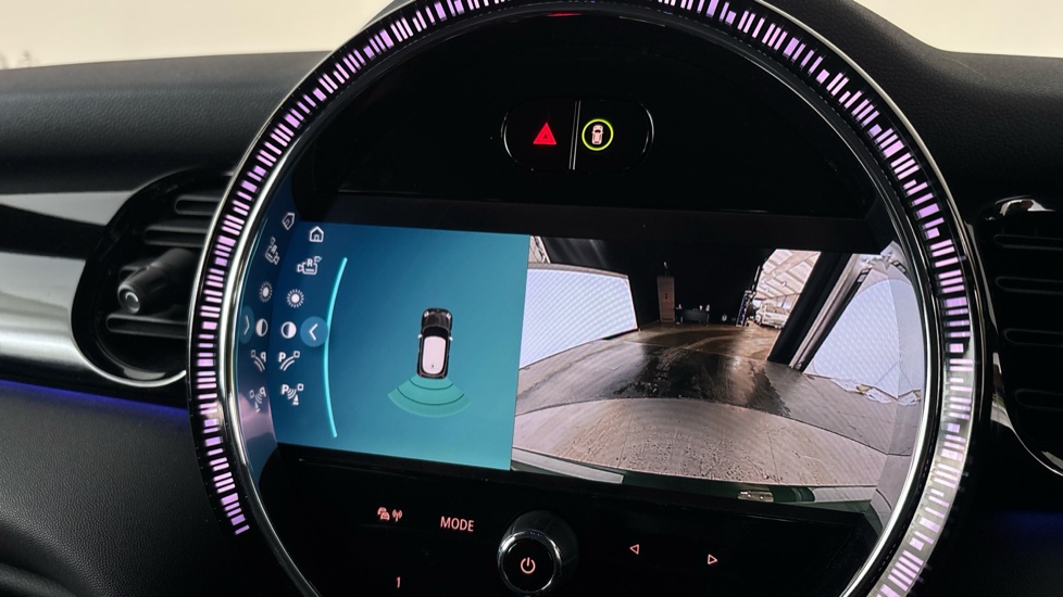 MINI HATCHBACK Reverse camera