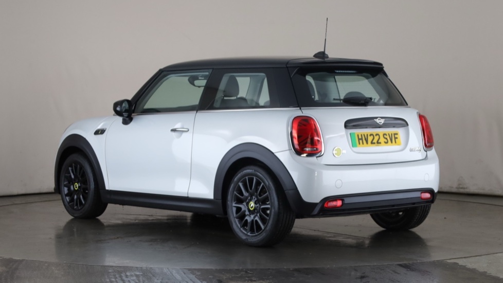 MINI HATCHBACK Image 3