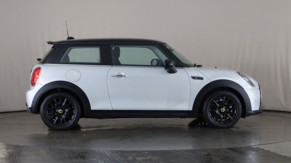 MINI HATCHBACK Image 6