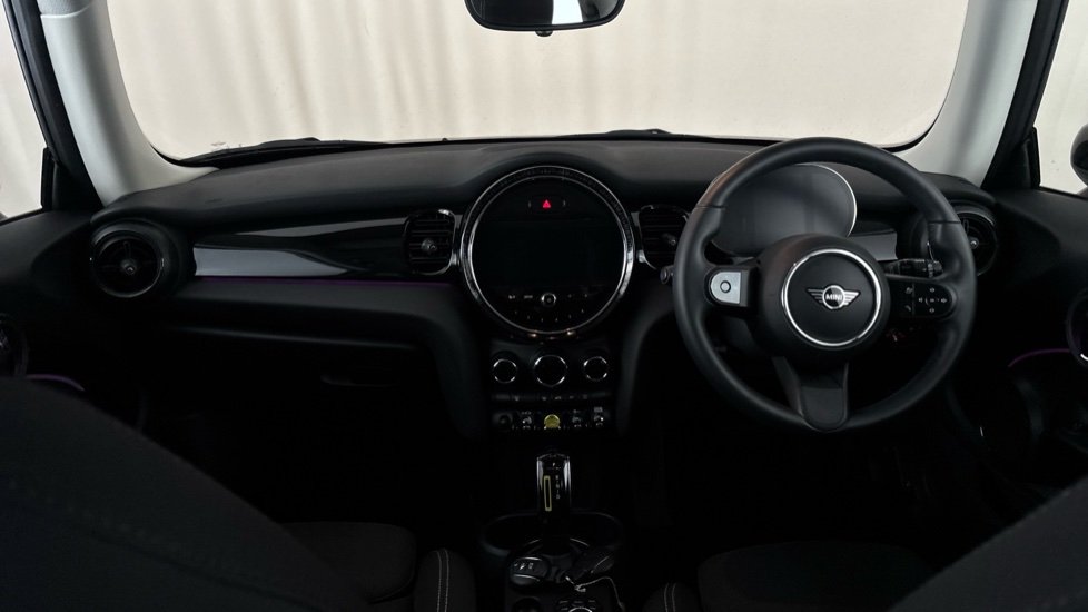 MINI HATCHBACK Image 11