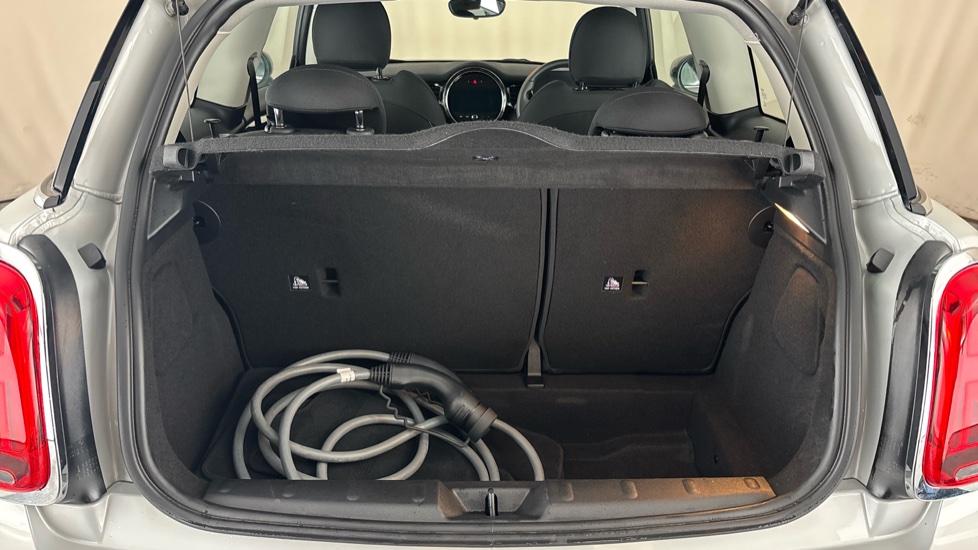 MINI HATCHBACK Image 15