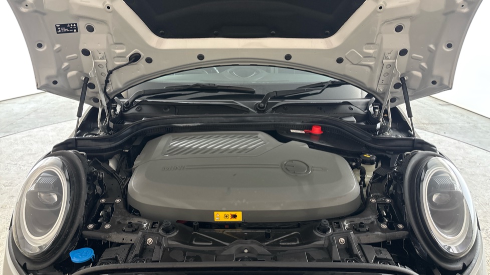 MINI HATCHBACK Image 16