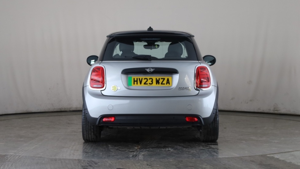 MINI HATCHBACK Image 4