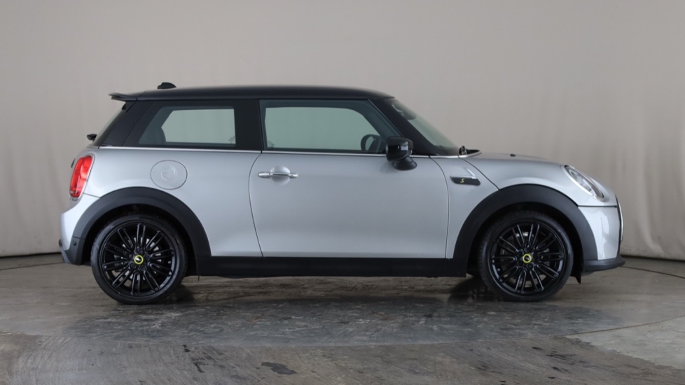 MINI HATCHBACK Image 6