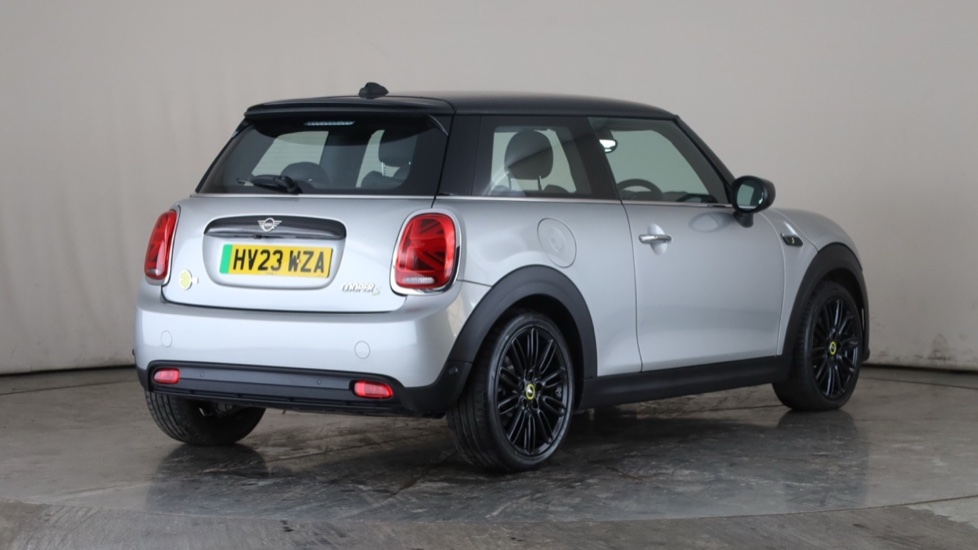 MINI HATCHBACK Image 5