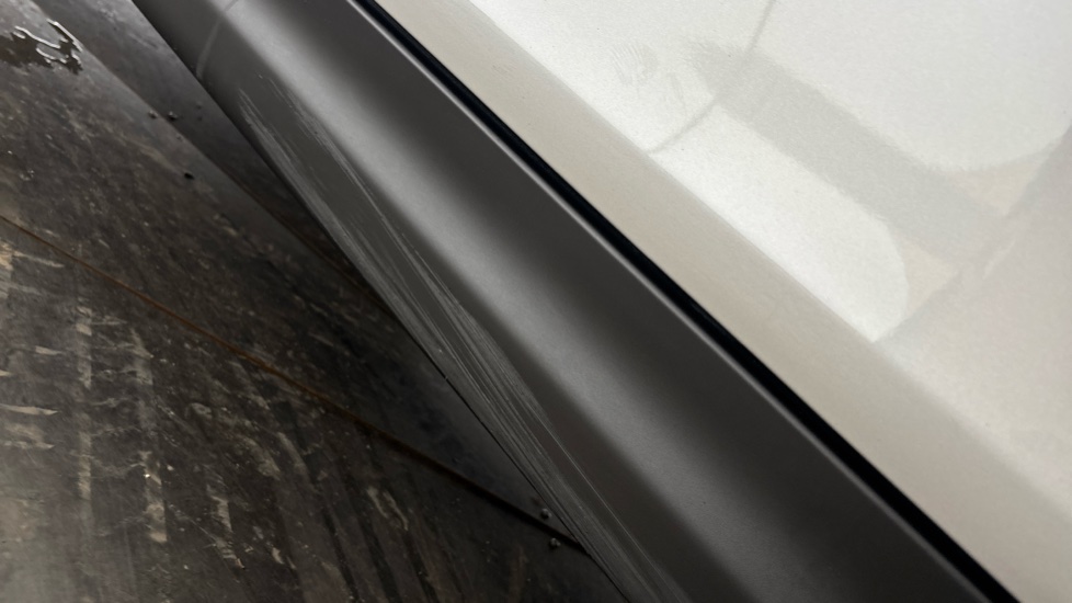 MINI HATCHBACK scuff