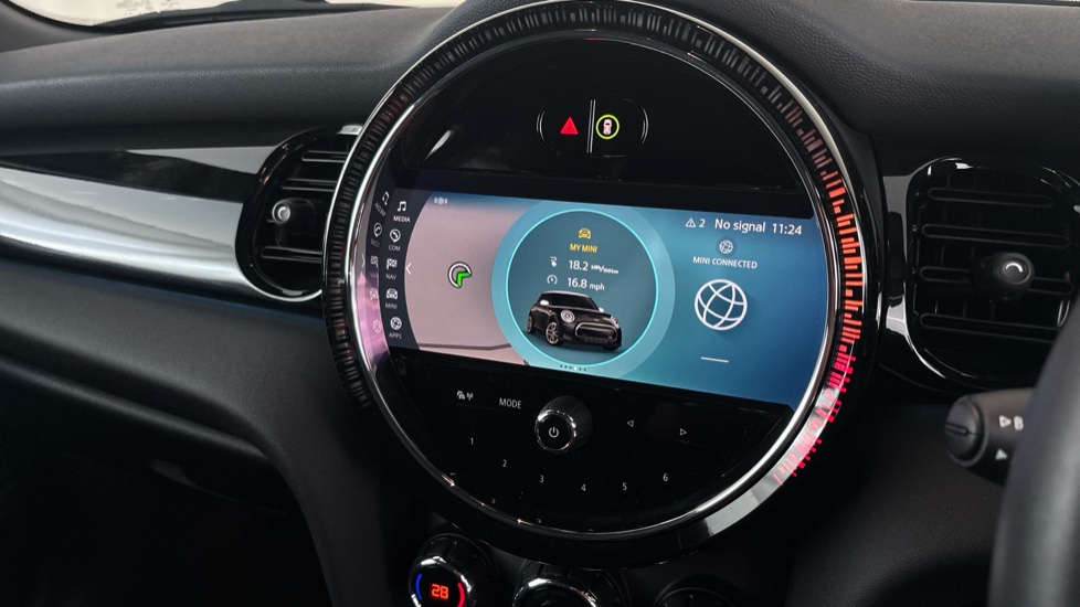 MINI HATCHBACK Image 12