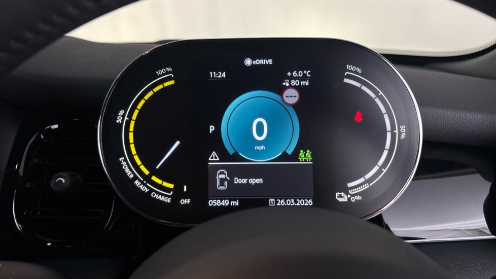 MINI HATCHBACK Image 13